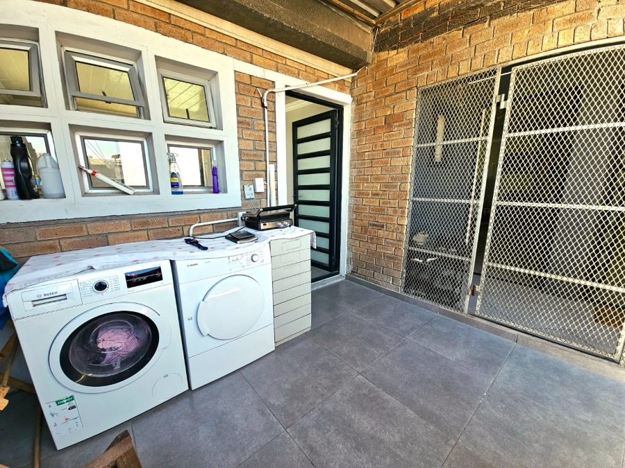 Commercial Property for Sale in Heather Park Western Cape